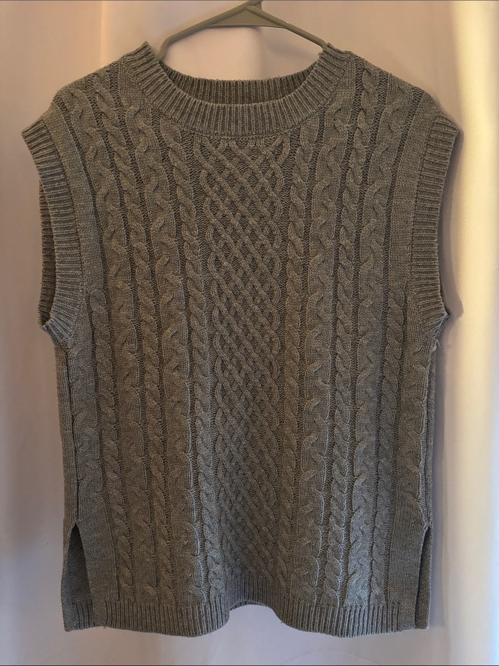 moon & madison Gray Cable Knit Sleeveless Sweater Vest